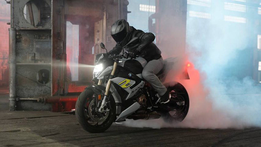 bmw-s-1000-r 856x480 (2)